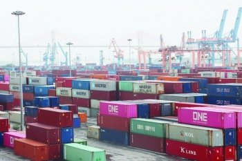 Export in July reached a record of over 42 billion USD